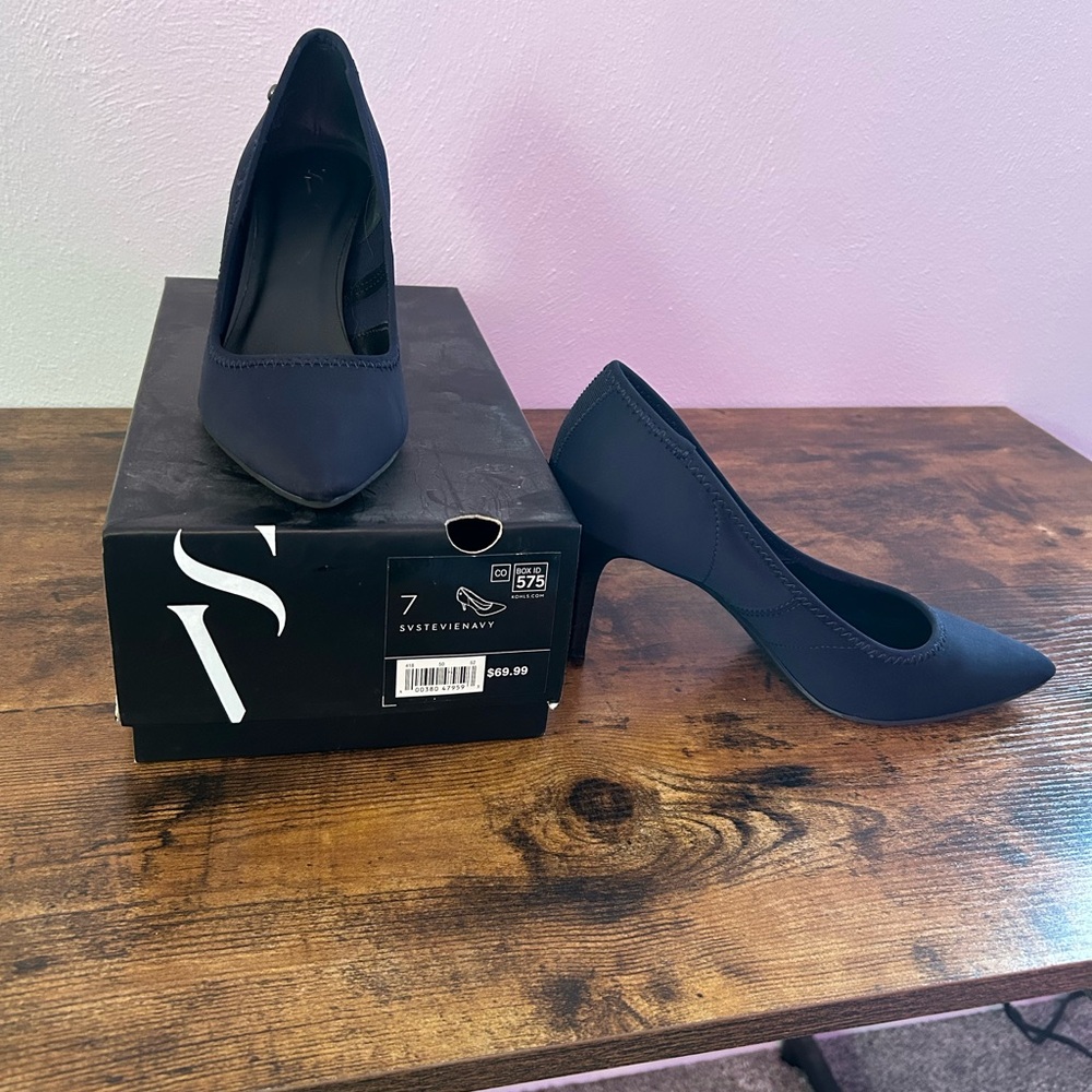 Stylish Navy Women's Pumps